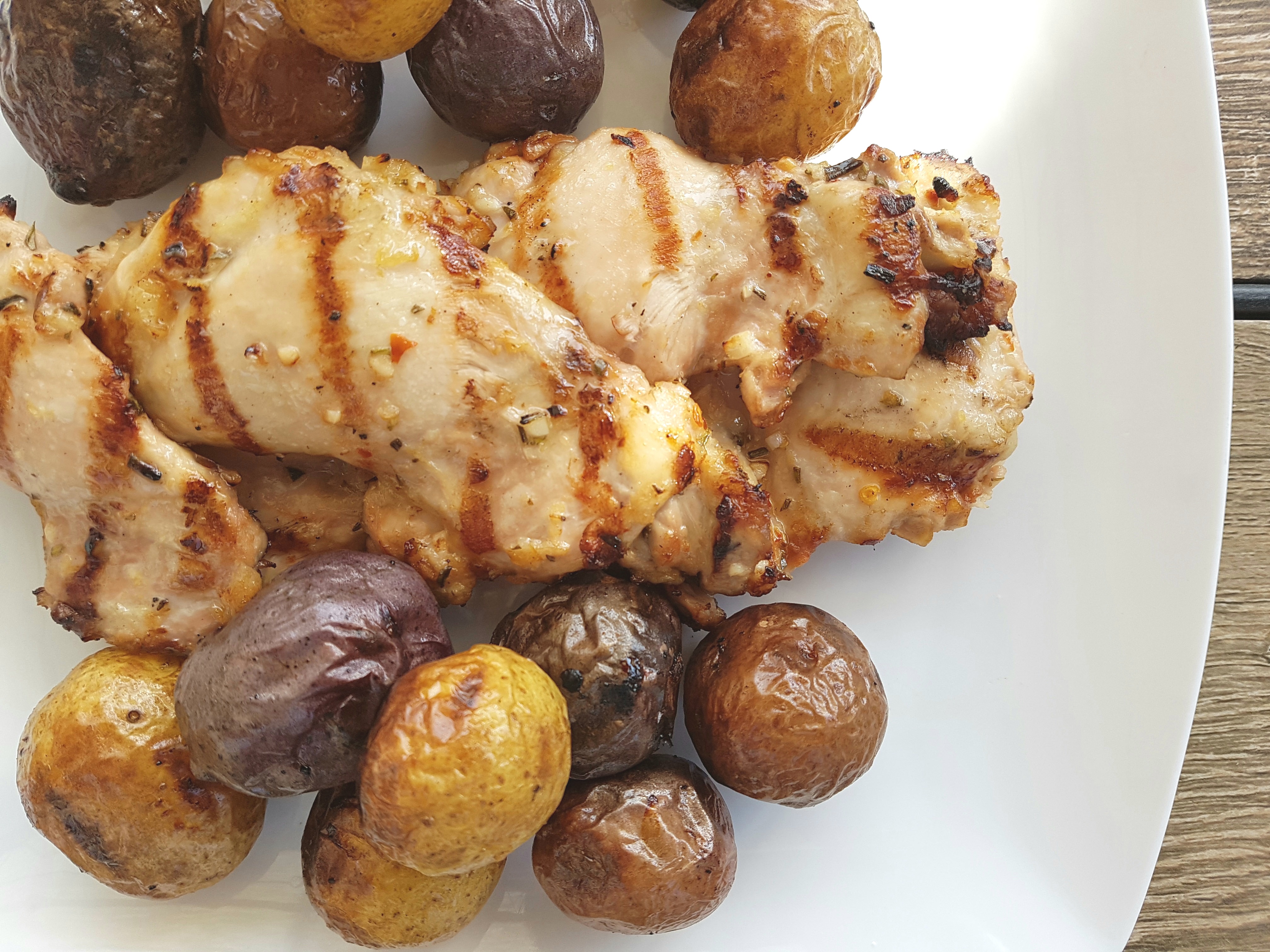 poulet rôti et pommes de terre