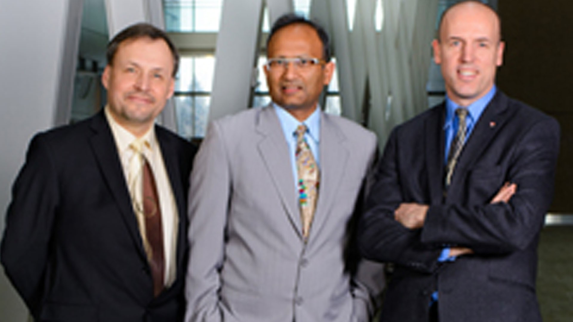 <p>De gauche à droite, le Dr Andrew Demchuk, le Dr Mayank Goyal, le Dr Michael Hill.</p>
<p> </p> <p>De gauche à droite, le Dr Andrew Demchuk, le Dr Mayank Goyal, le Dr Michael Hill.</p>
<p> </p>