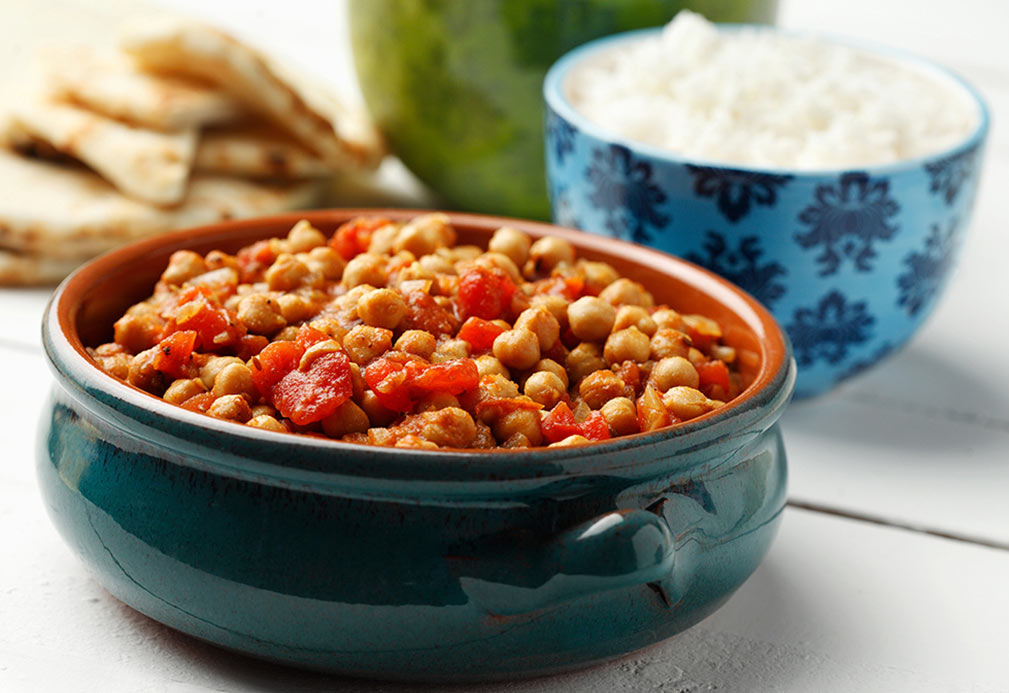 Chana masala dans un bol en céramique