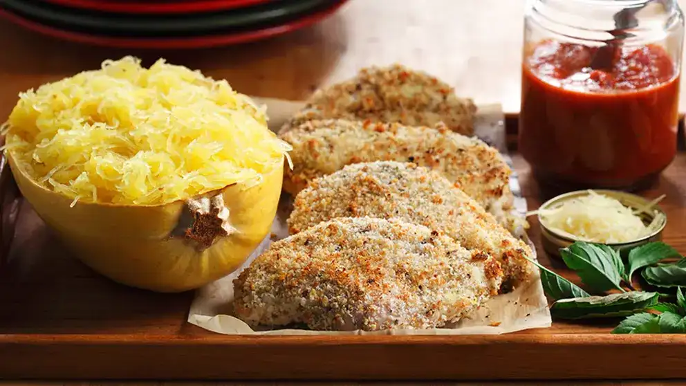 Poulet parmigiana avec courge spaghetti