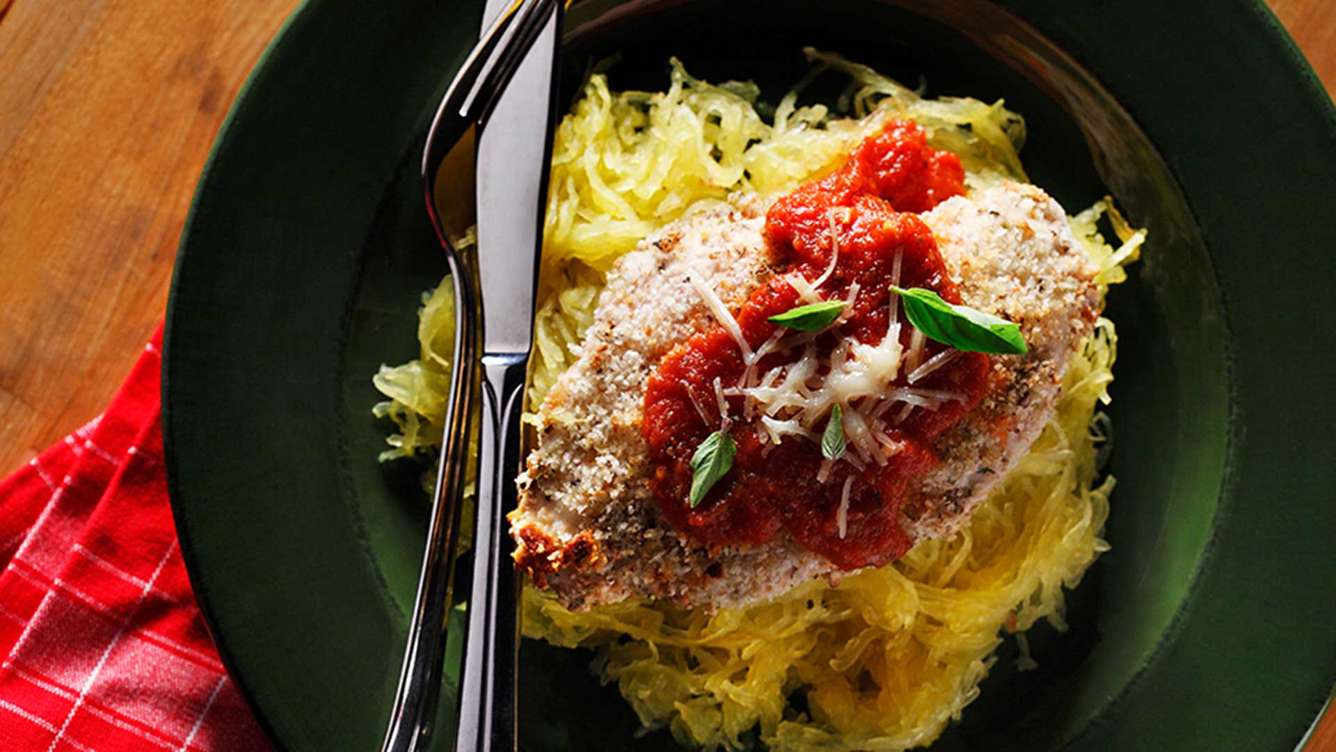 parmigiana de poulet avec la courge spaghetti