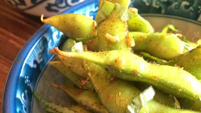 Herb and spice edamame