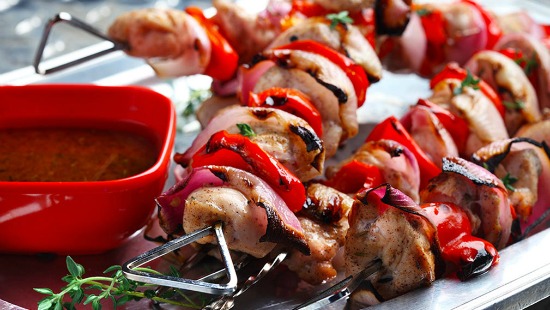 Brochettes de poulet avec lime et épices