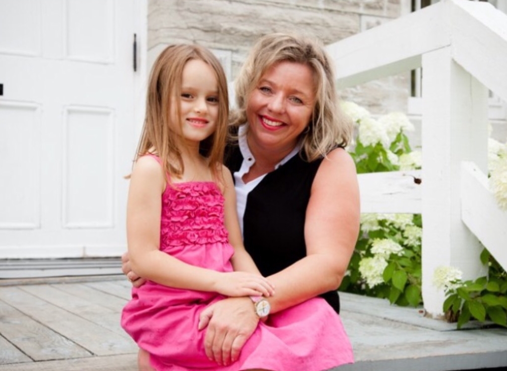 <p>Nancy Beaudoin, survivante d&rsquo;un AVC, et sa fille.</p>