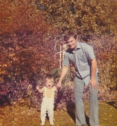 John Wheatcroft à l’âge de 29 ans, avec son fils Duane.