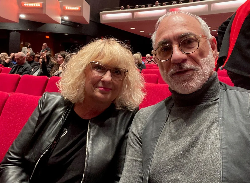 Robert Marien avec son épouse Johanne au théâtre